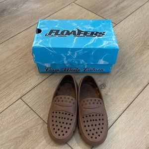 Floafers Boys Size 10 Brown EUC